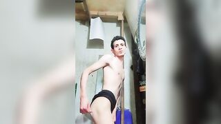 سالب سعودي يصور طيزه - سكس لواط سعودي